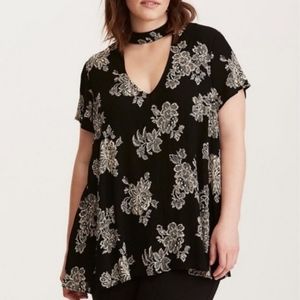 Torrid Floral Print Keyhole Tunic sz 2